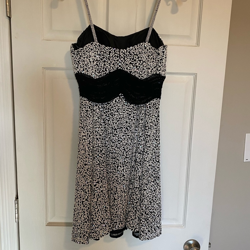 Scala Dress - Picture 4 of 6